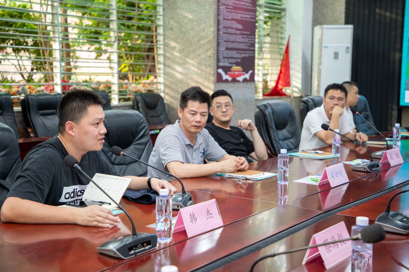 深化產(chǎn)教融合 共育技能人才——泉州市建筑機械協(xié)會蒞臨智能制造學(xué)院參訪交流